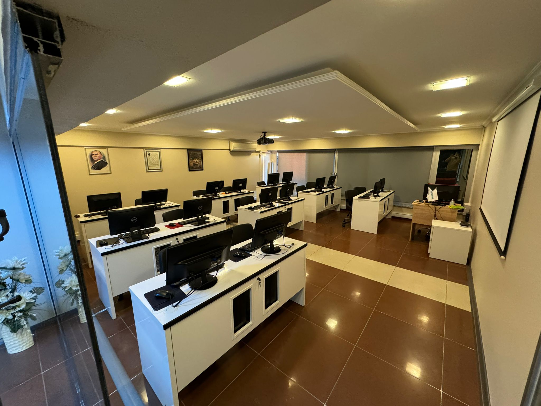 BCC Yazılım Eğitim Salonu - Bornova İzmir